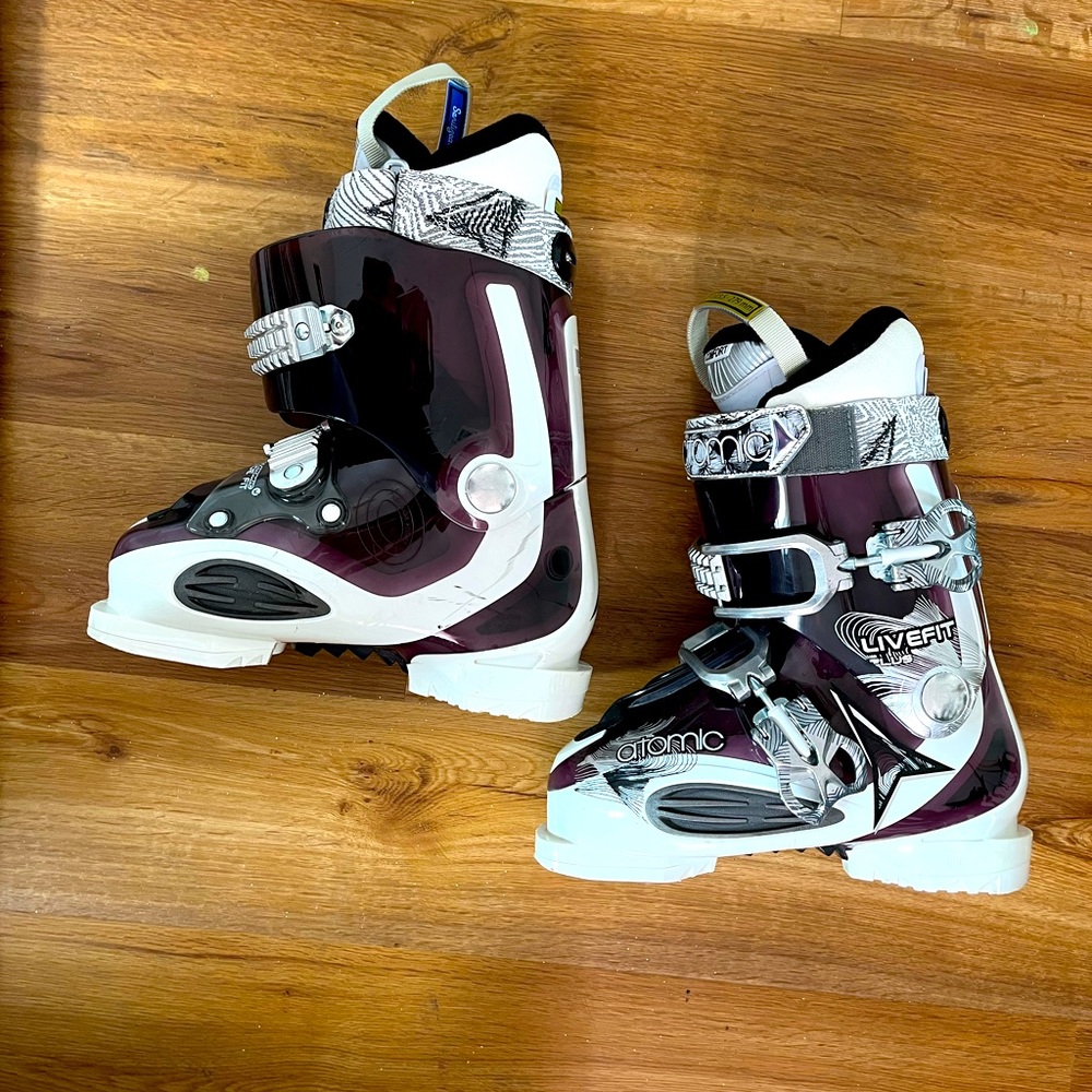 Atomic Ski boots size 7